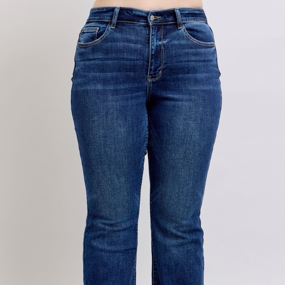 Judy Blue Full Size High Rise Flare Jeans with Pockets Plus Size - Picture 7 of 16